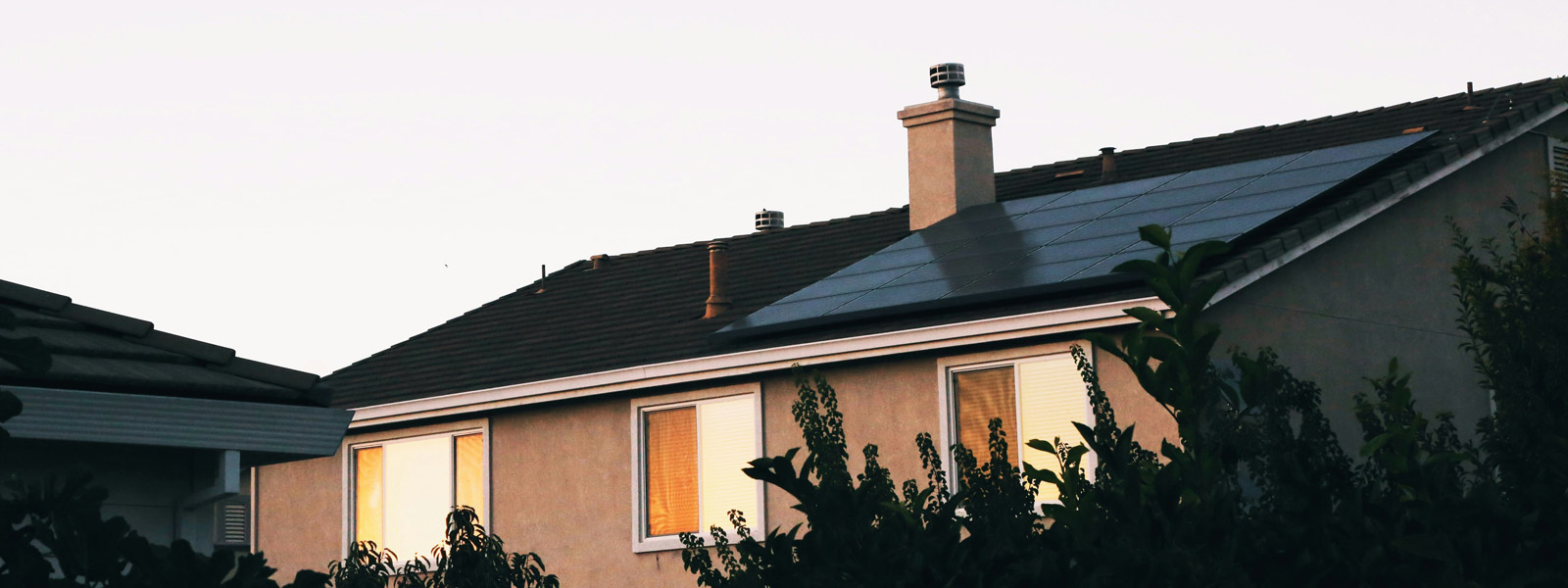 Värm upp din fastighet med solenergi.